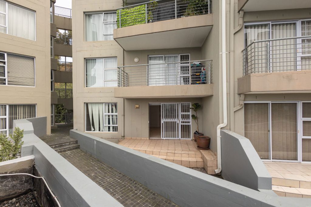 Property photo 2 of 17 Dbv1743300