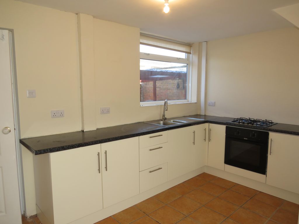 Property photo 3 of 9 Kitchen
