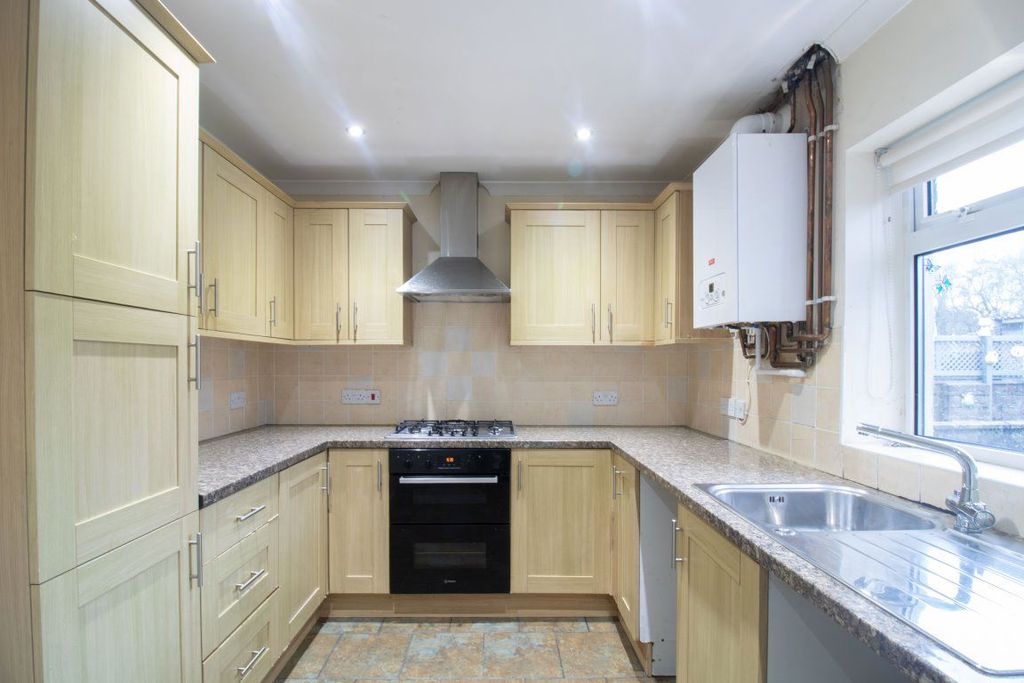 Property photo 2 of 22