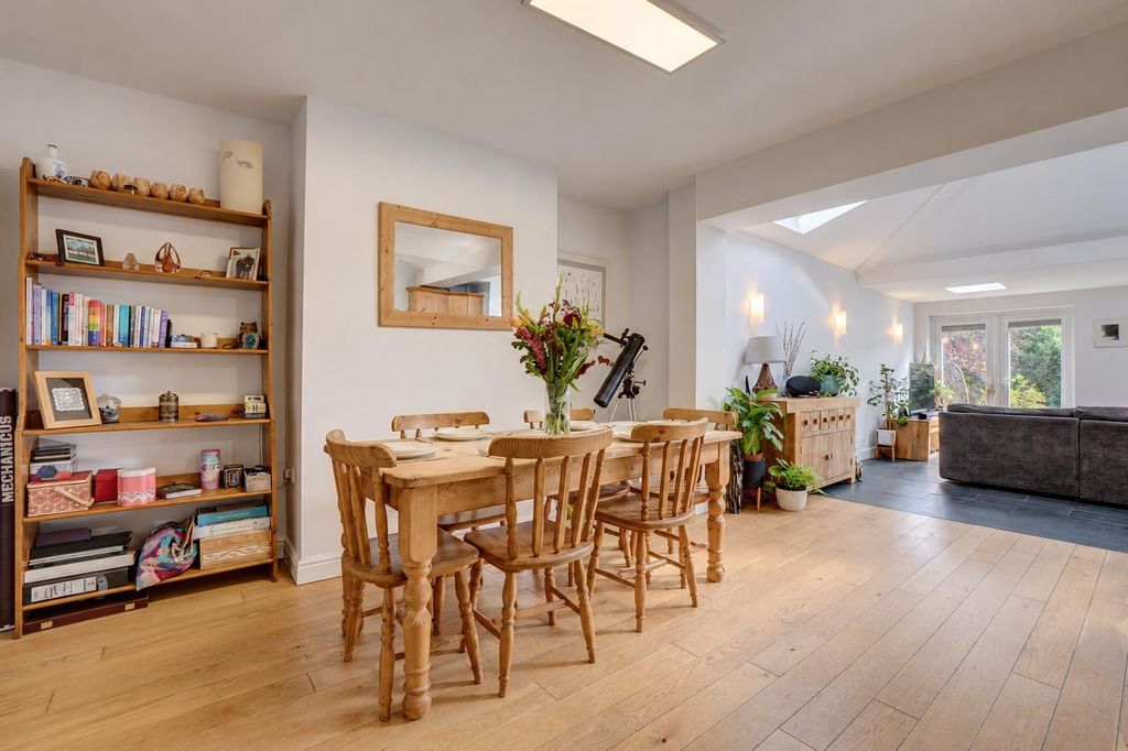 Property photo 2 of 28 c1276608-7Ca6-49E8-A8B6-5Ef0844Ca08E.Png
