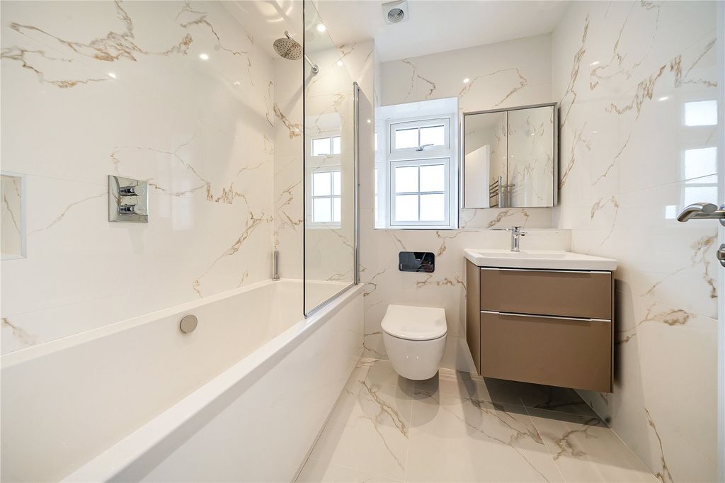 Property photo 3 of 17 Picture No. 15