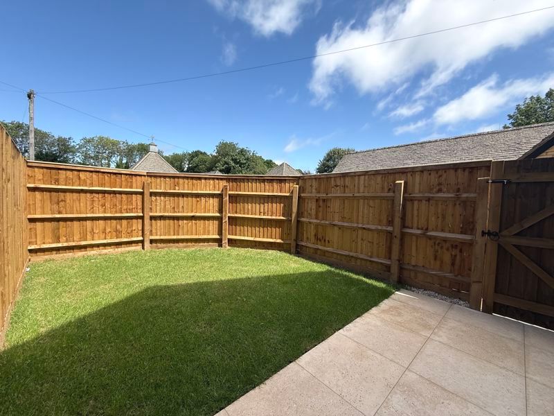 Property photo 3 of 12 Photo 8
