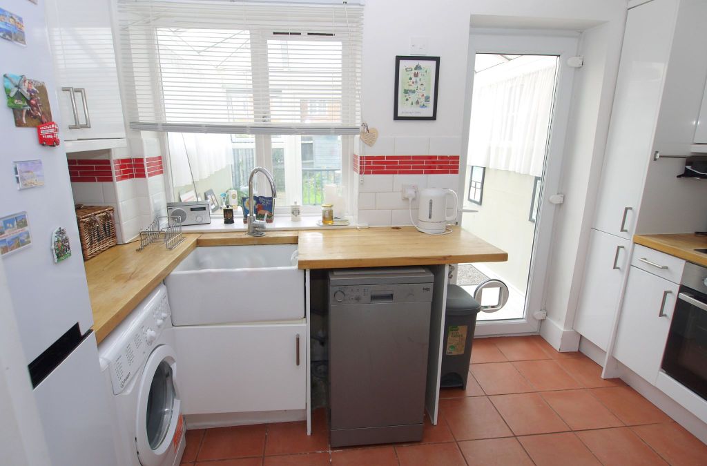 Property photo 3 of 9 Photograph 2