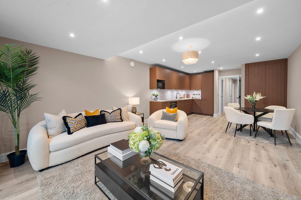 Property photo 3 of 23