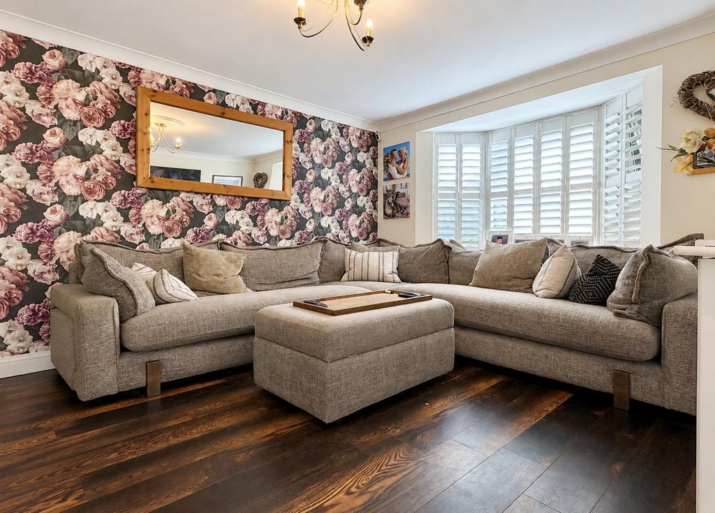 Property photo 3 of 32 Cfb9C1Ac-2885-4BA4-8F3F-2Bebc6Ef0889.Png