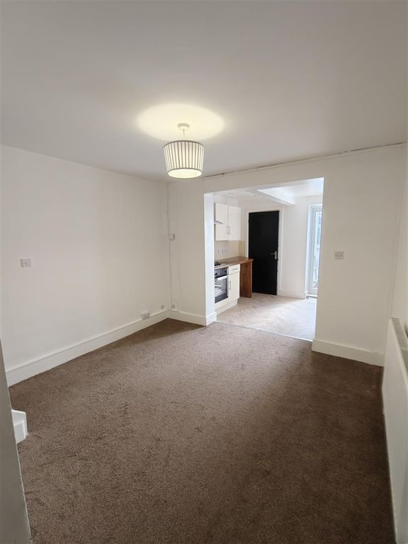 Property photo 3 of 9 Img20250926112027-Min.Jpg