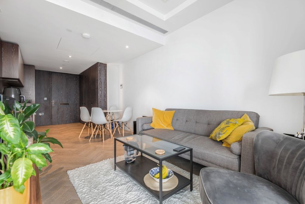 Property photo 1 of 7 833384 (1)