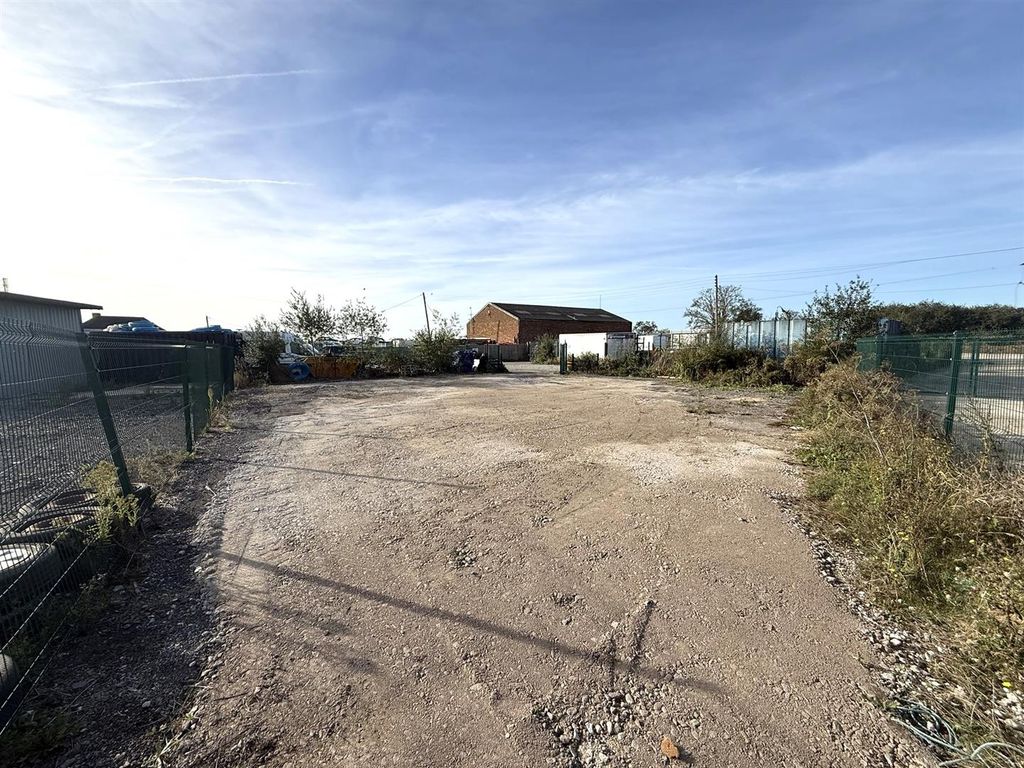Property photo 1 of 5