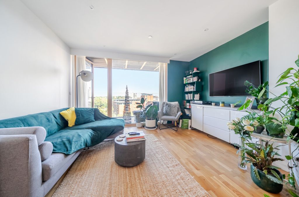 Property photo 3 of 19 1483855-11-6A3E4A...