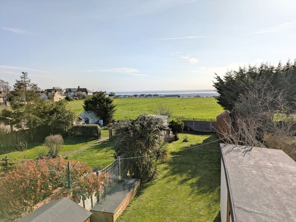 Property photo 2 of 17 4822484