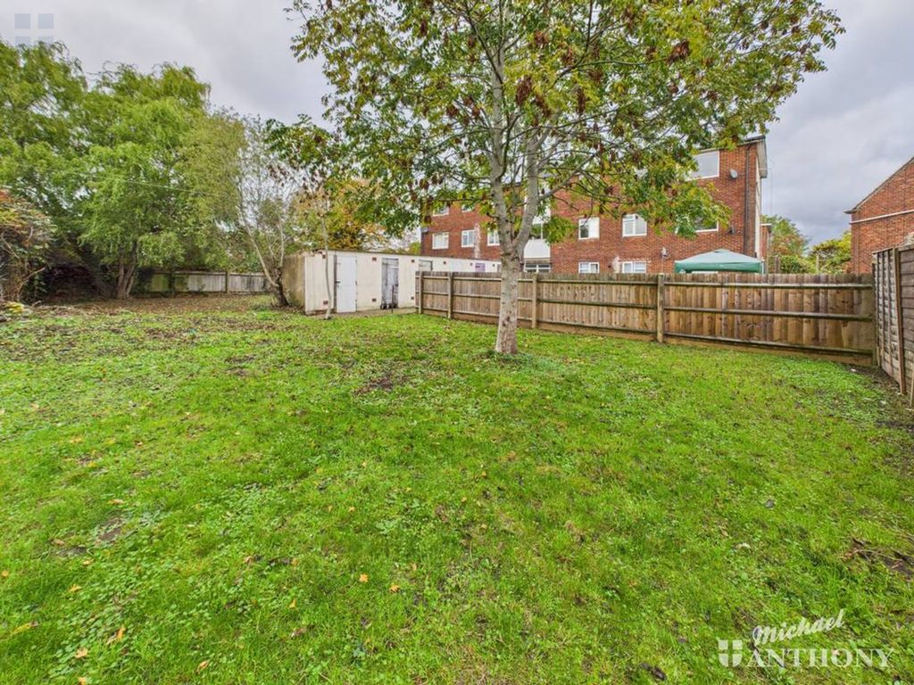 Property photo 3 of 10 Cam03852G0-Pr0456-Still023-Thumbnail-H750-70