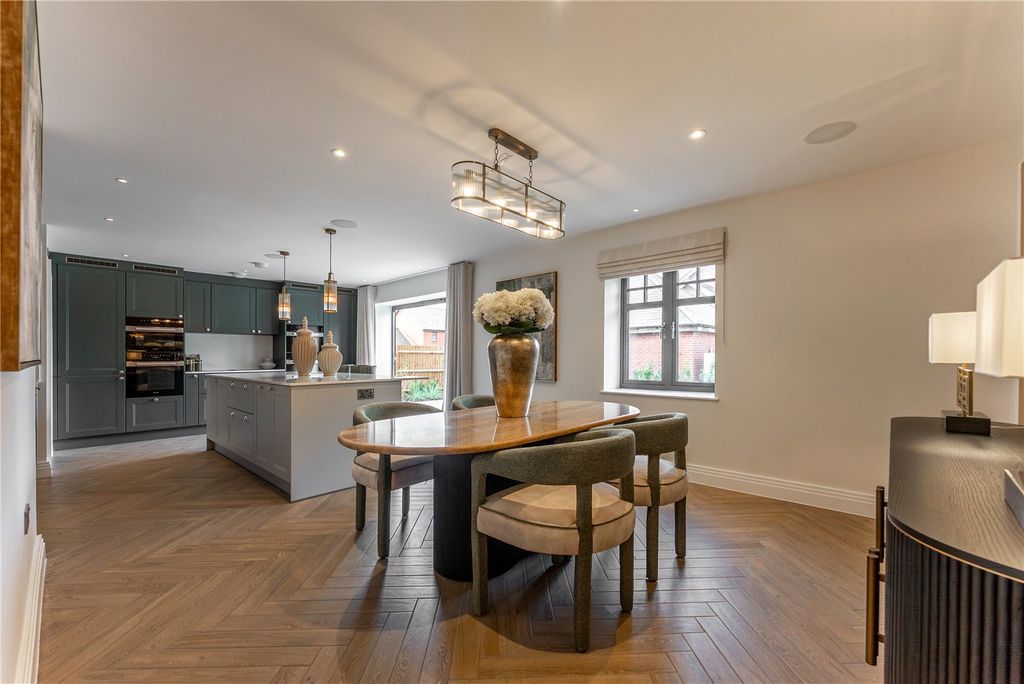 Property photo 2 of 21 Show Home