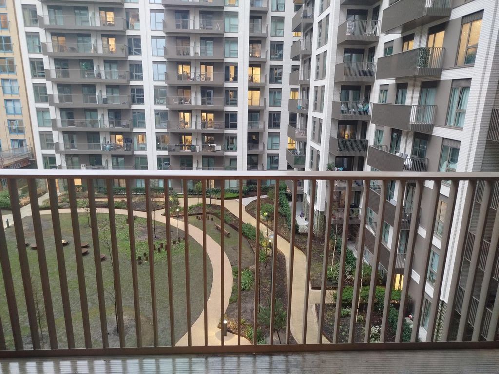 Property photo 2 of 23