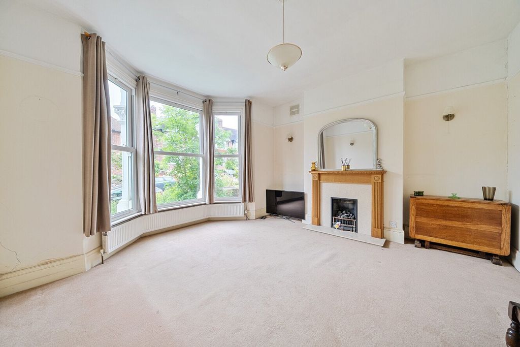 Property photo 2 of 16 Picture No. 18