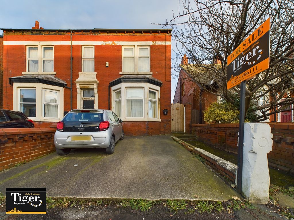 Property photo 2 of 14