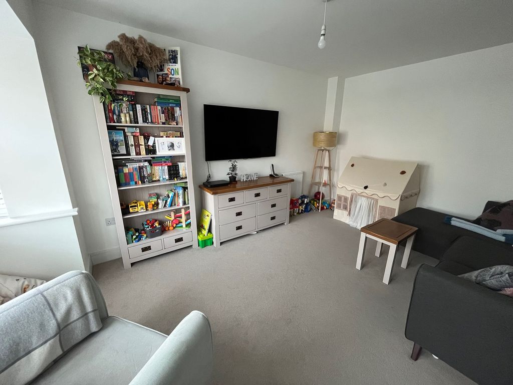 Property photo 3 of 20