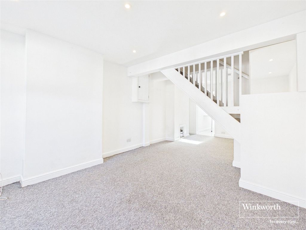 Property photo 3 of 11 Picture No. 16