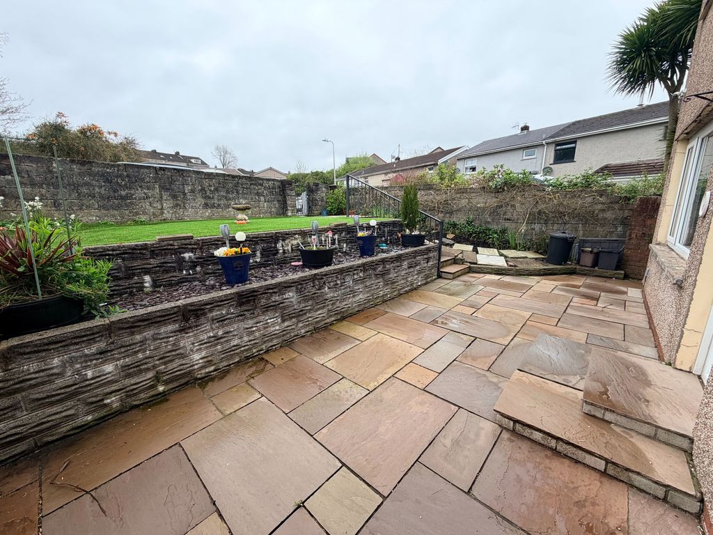 Property photo 3 of 33