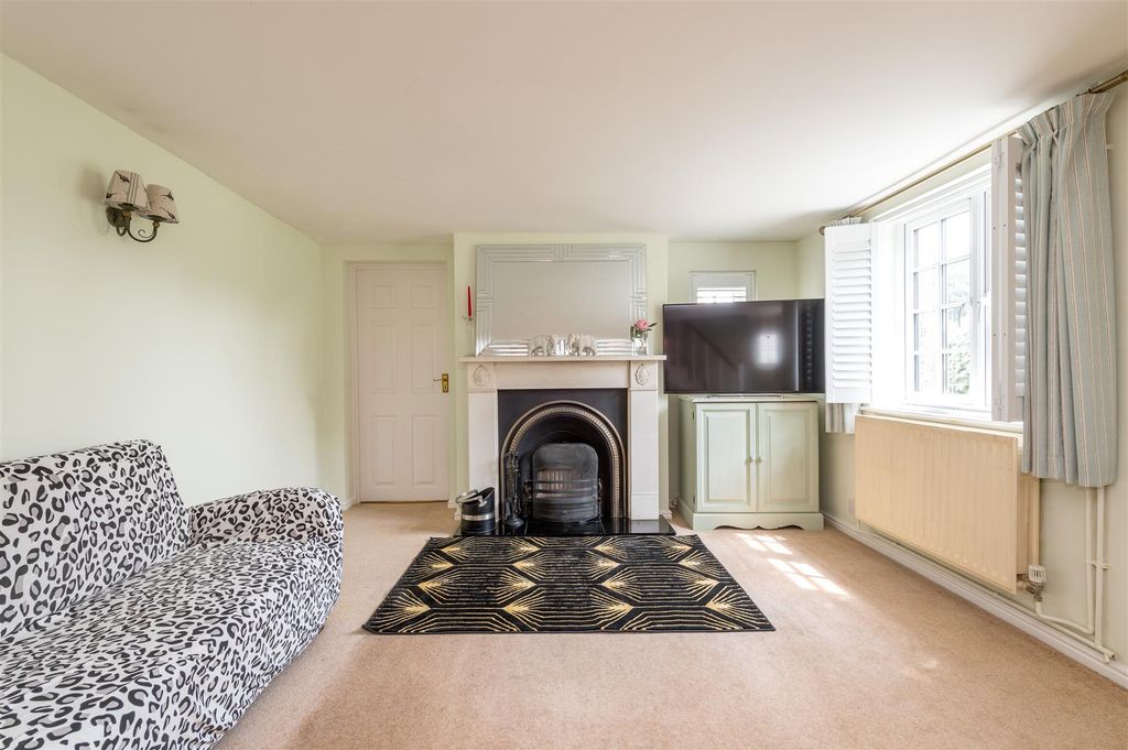 Property photo 2 of 27