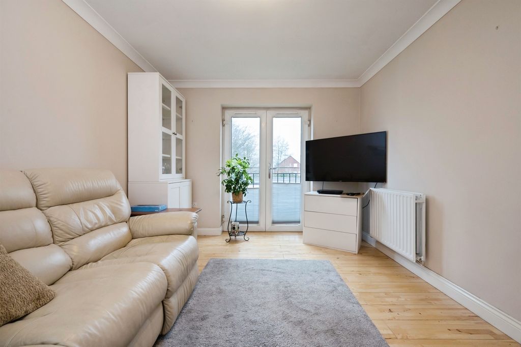 Property photo 3 of 11