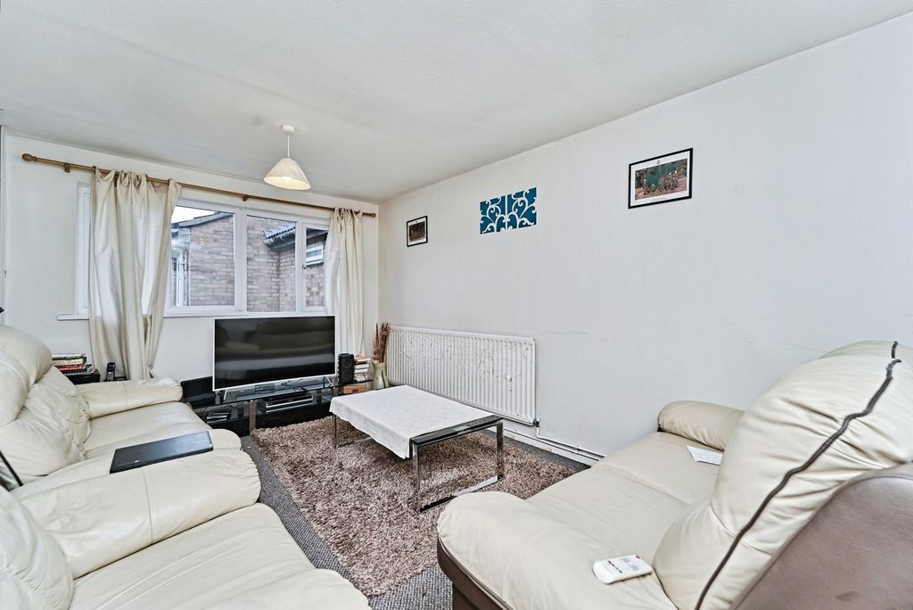 Property photo 3 of 8 Pbox-Img.Jpg