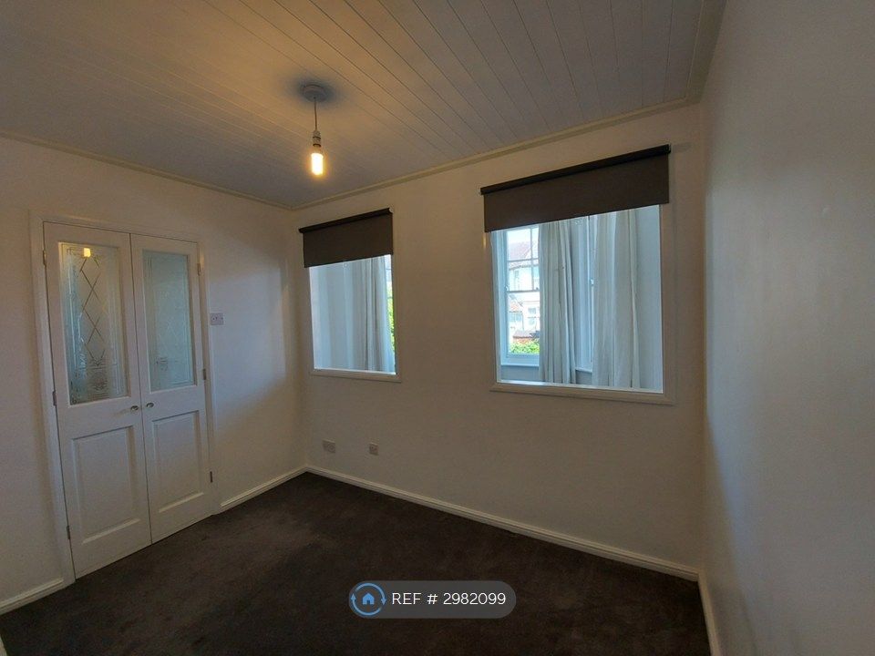 Property photo 2 of 11 Bedroom