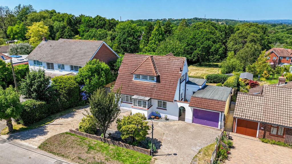 Property photo 1 of 48 8209F9E5-Caeb-4678-Bb86-1d4976E42347.Png