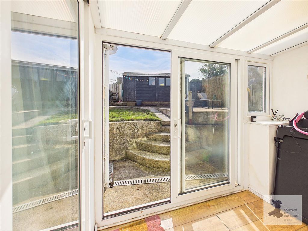 Property photo 3 of 36 Conservatory