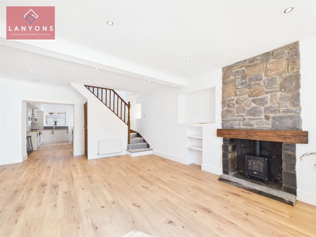 Property photo 3 of 23 Picture No. 04