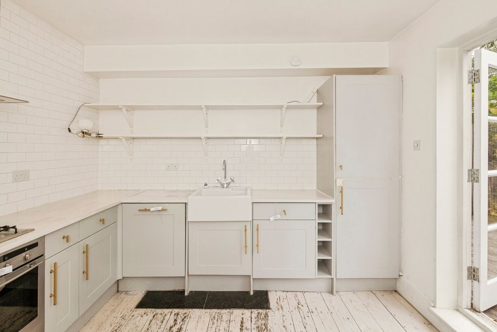 Property photo 2 of 14 Photo