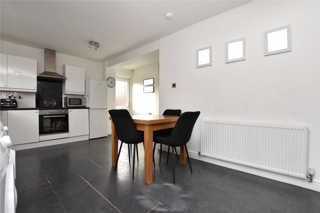 Property photo 3 of 18 Picture No. 08