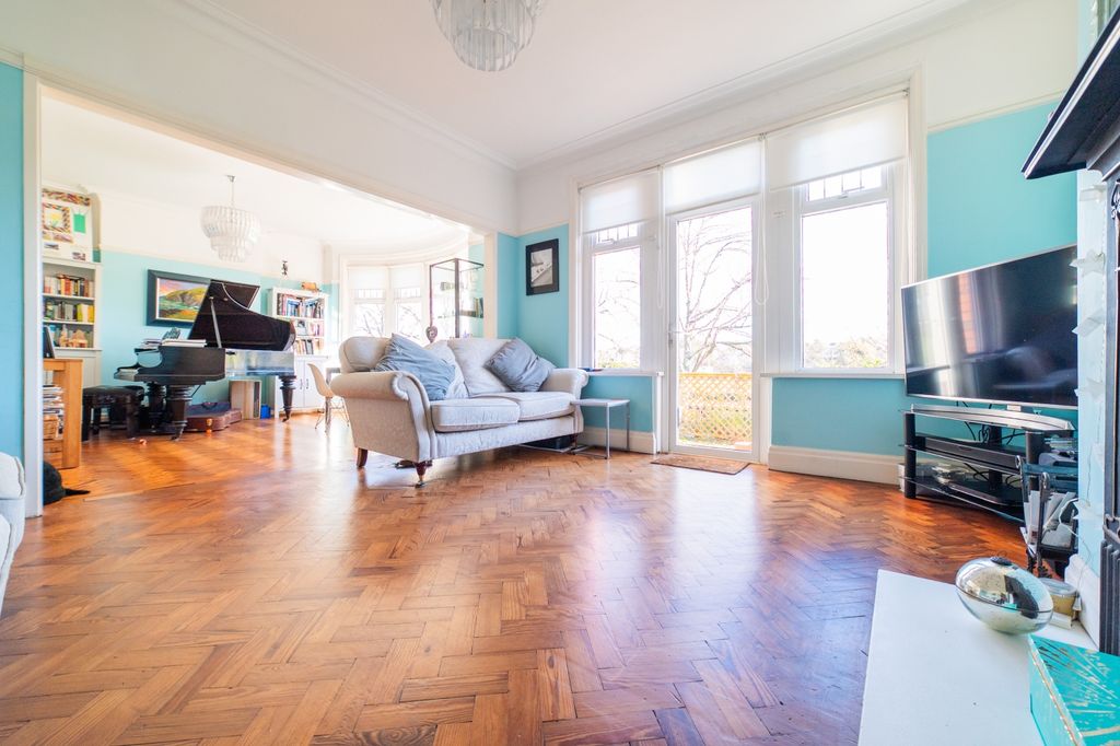 Property photo 3 of 54 Award-Winning Media Team On Every Listing_9