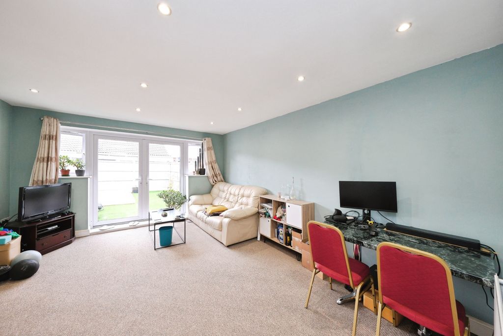 Property photo 2 of 20 Img_7945