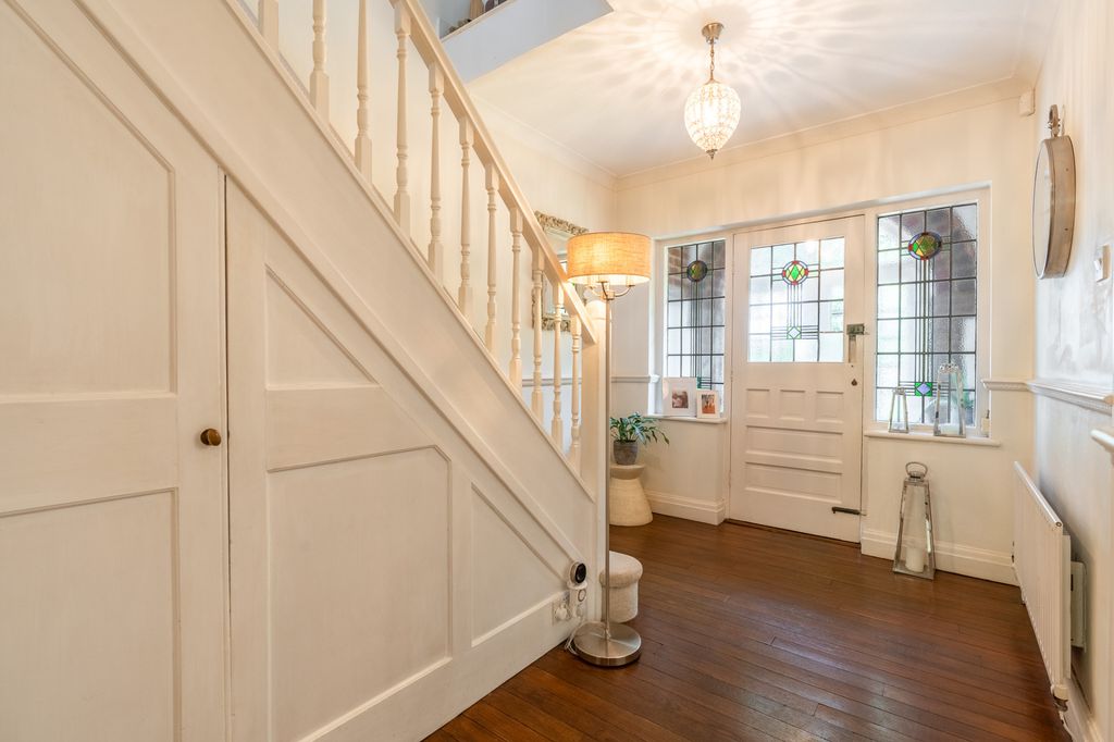 Property photo 3 of 33
