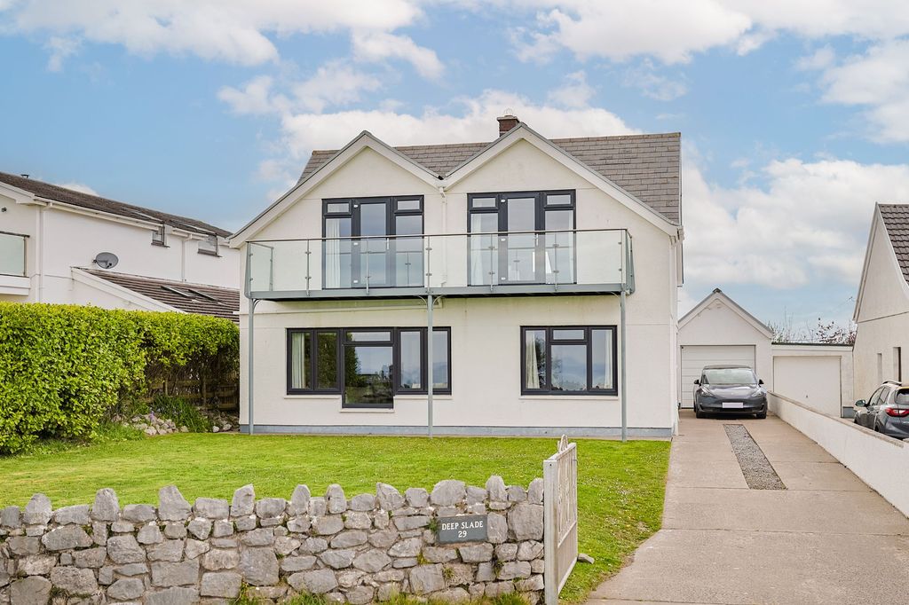 Property photo 2 of 31