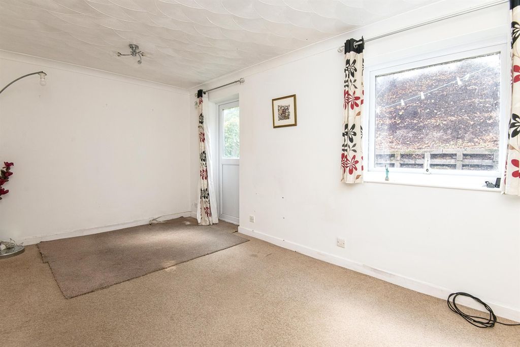 Property photo 2 of 9 Living Room