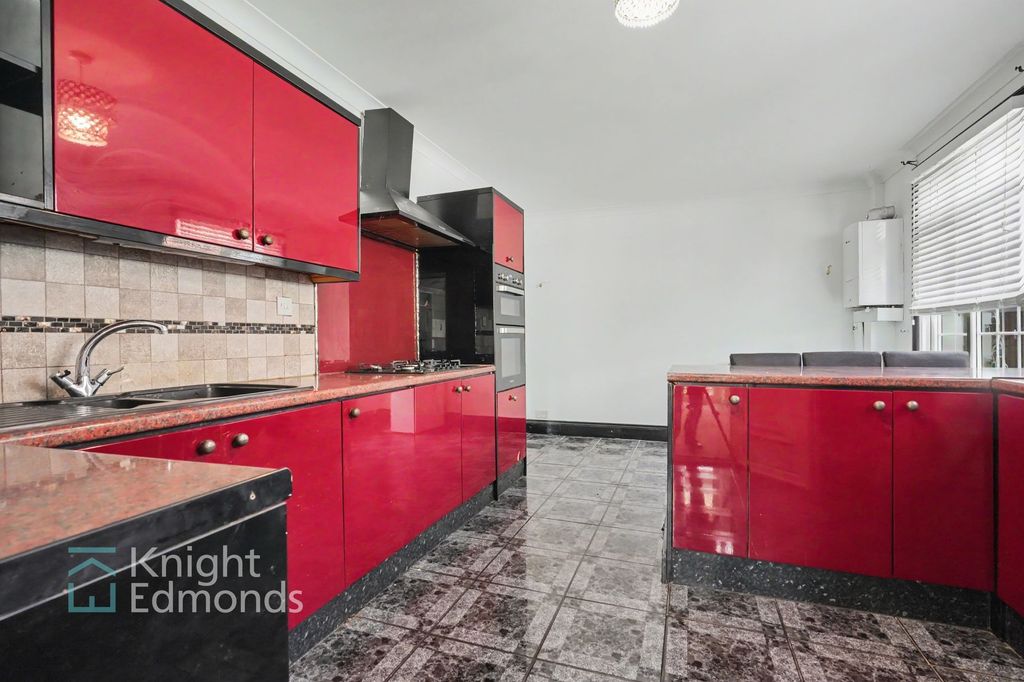 Property photo 2 of 22 Kitchen