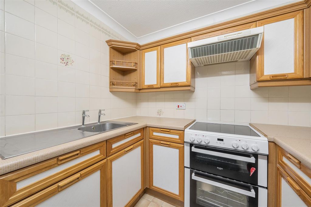 Property photo 3 of 12 1380291-13-690E18190F6F3.Jpg