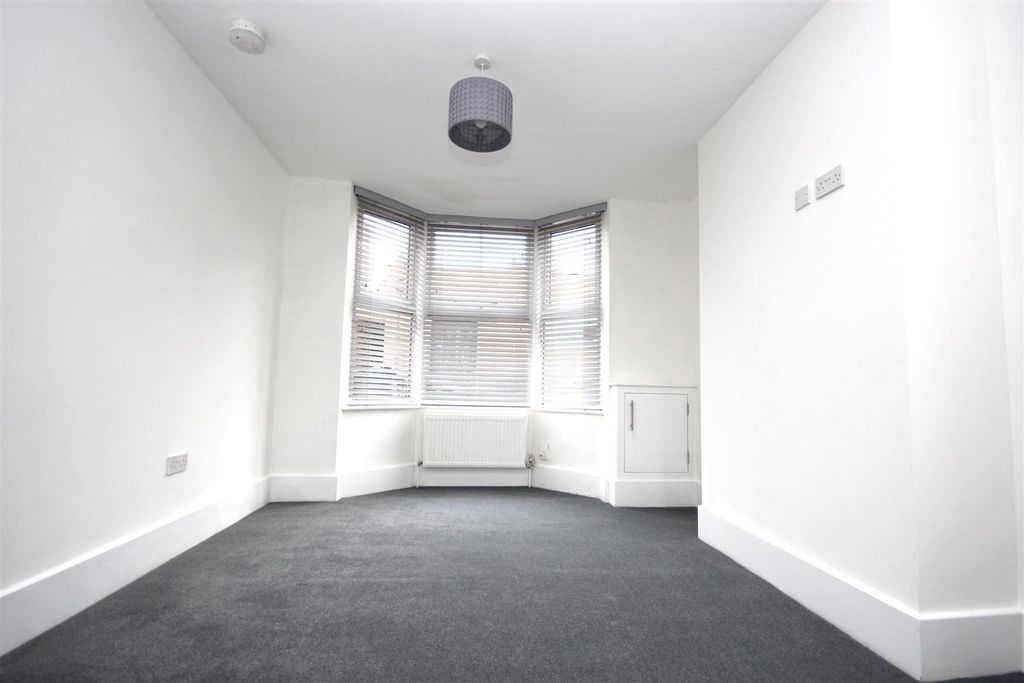 Property photo 3 of 10 Img_8811.Jpg