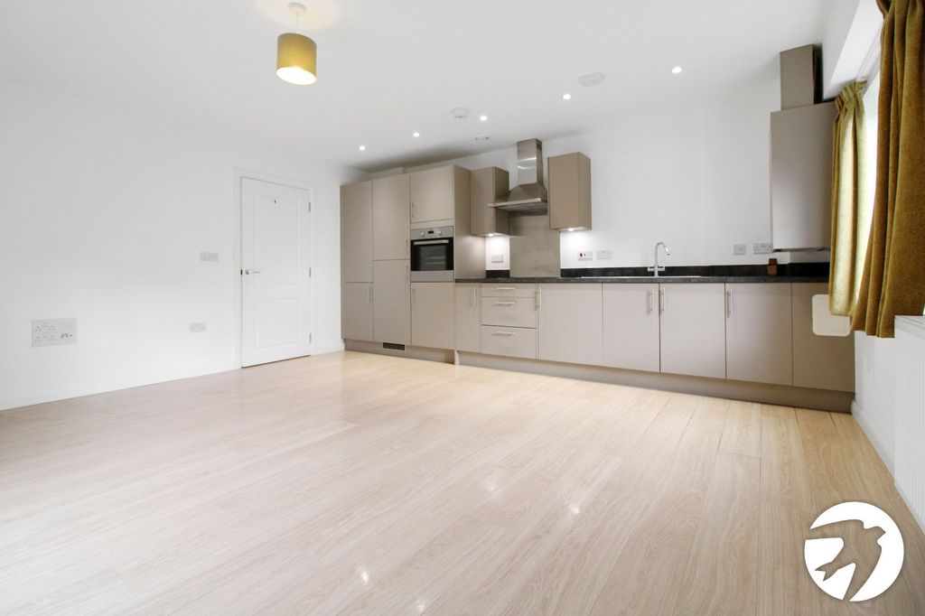 Property photo 3 of 8 Picture No. 16