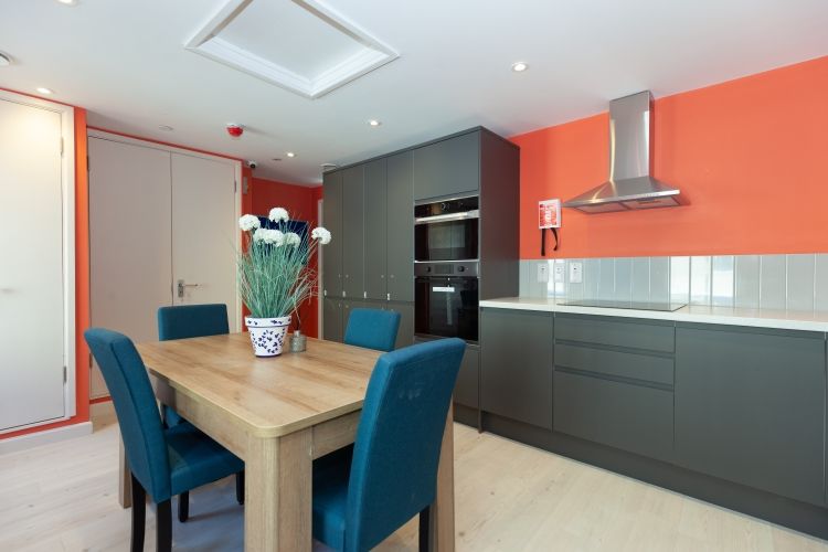 Property photo 1 of 6 Kitchen Dining Area