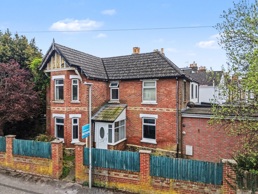 Property photo 1 of 17