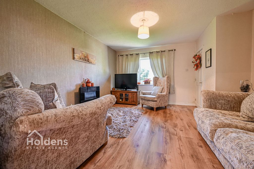 Property photo 2 of 21