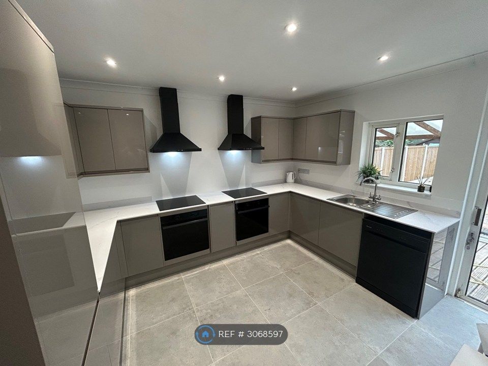Property photo 2 of 30 Kitchen