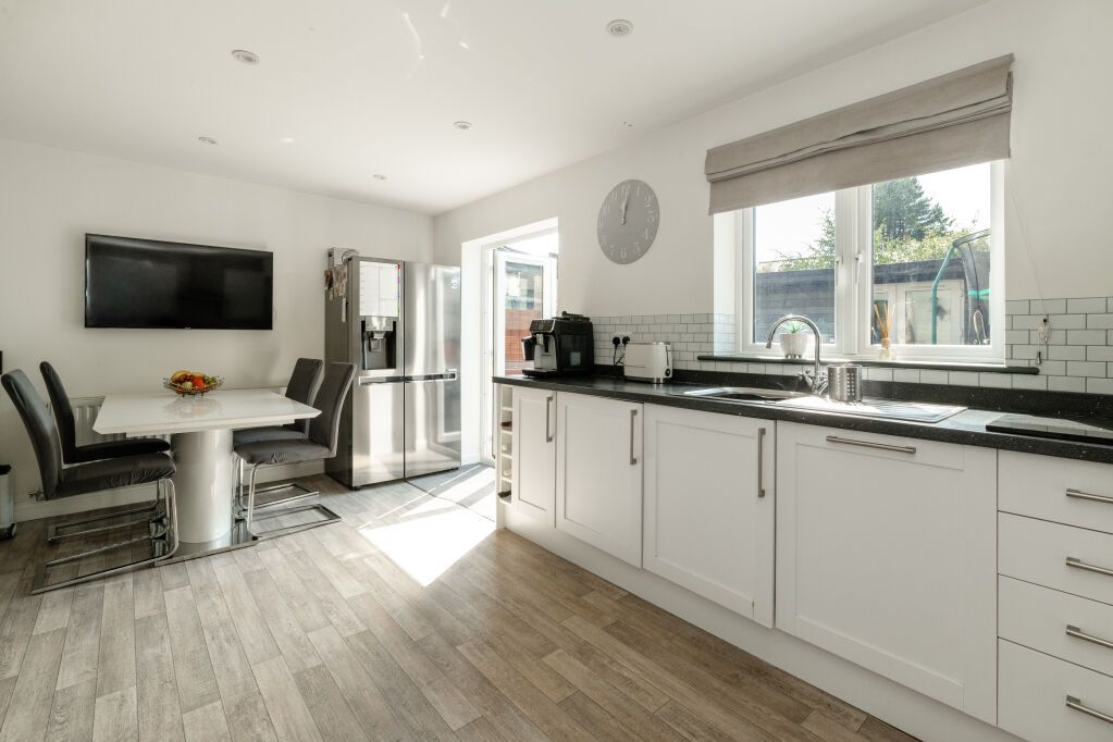 Property photo 3 of 19 Kitchen/Diner
