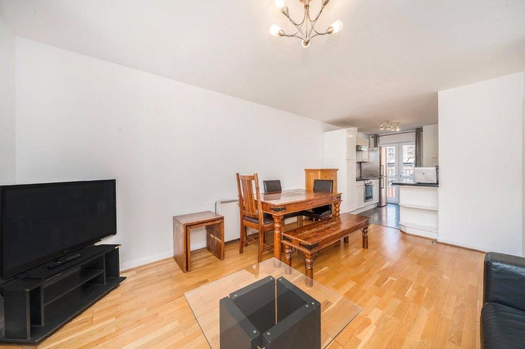 Property photo 3 of 6 Reception