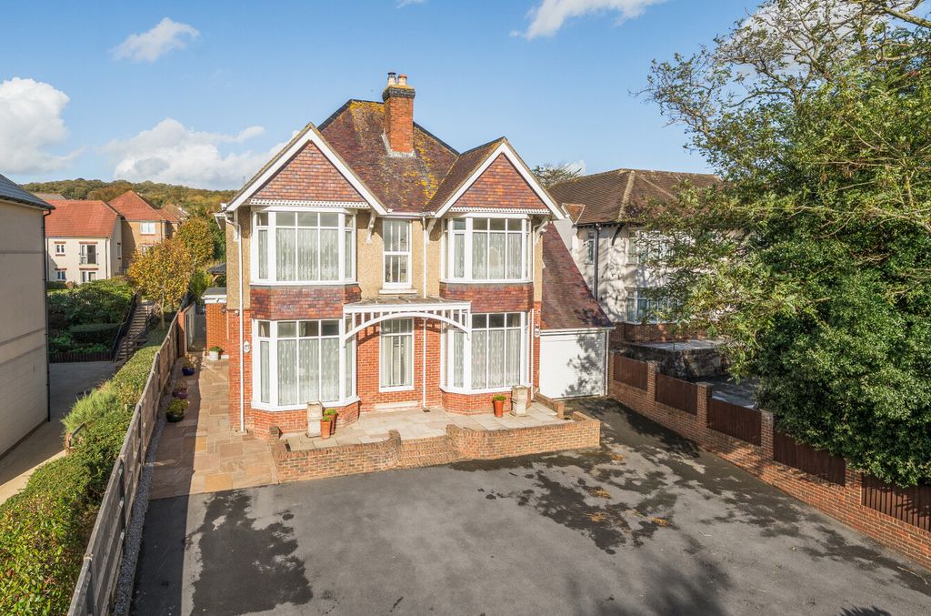 Property photo 1 of 20 1539893-12-1A17E4...