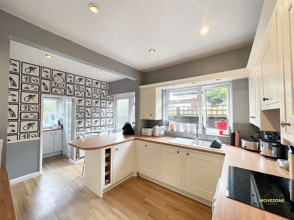 Property photo 3 of 14 Selwood3.Jpg