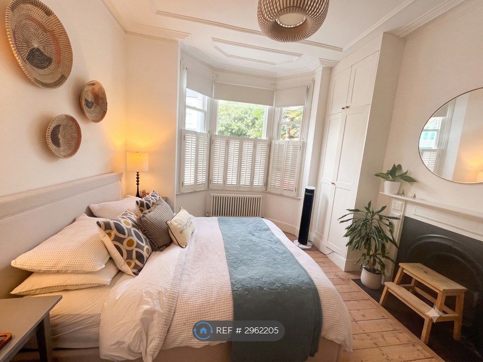 Property photo 2 of 5 Master Bedroom