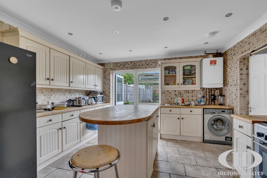 Additional image 4 of 6 bed semi-detached house for saleHarrow Road, Feltham TW14